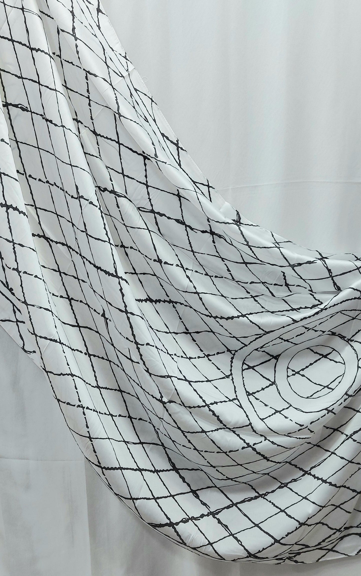 Printed Silk-Grid White