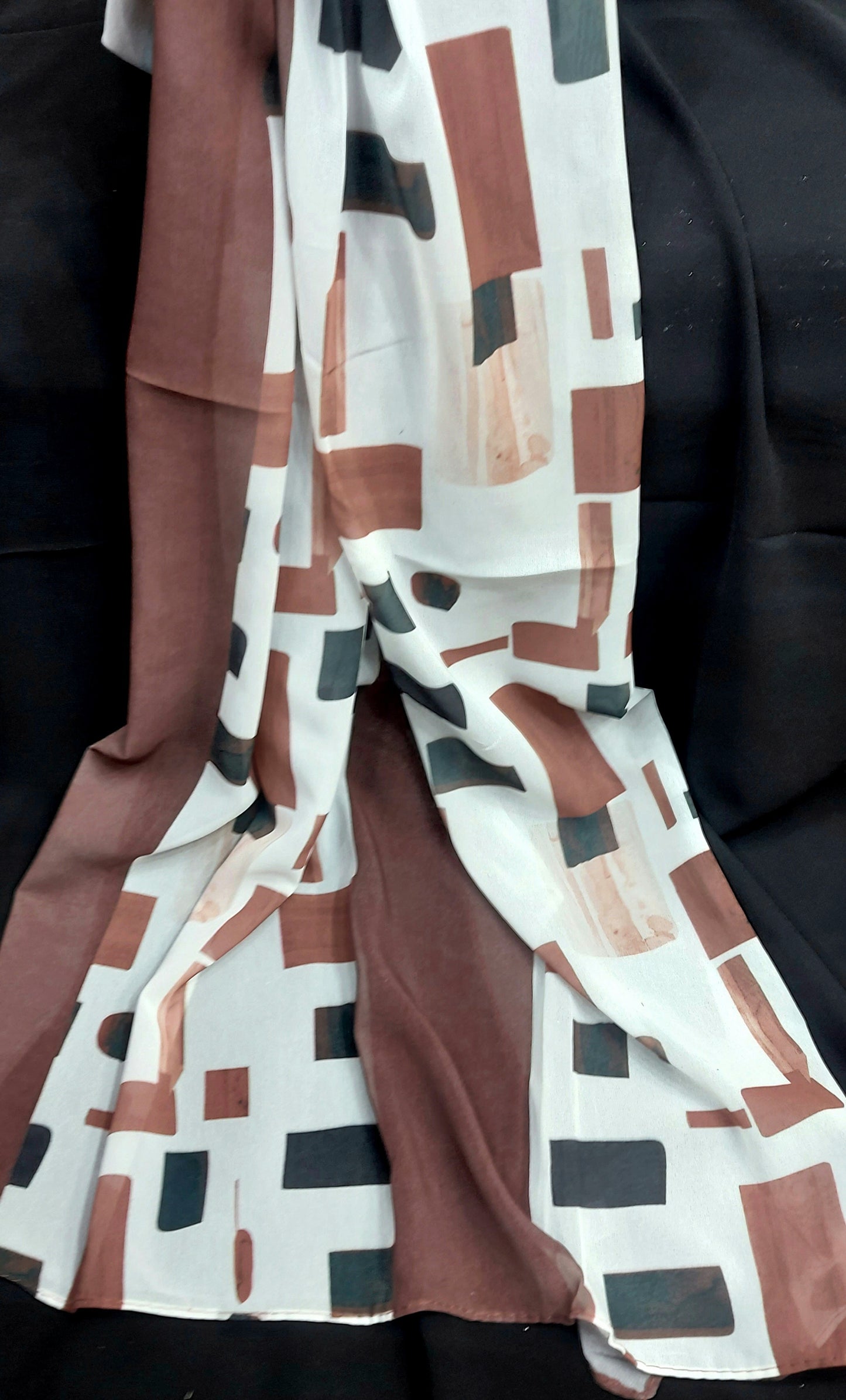 3D georgette-Boxed chestnut