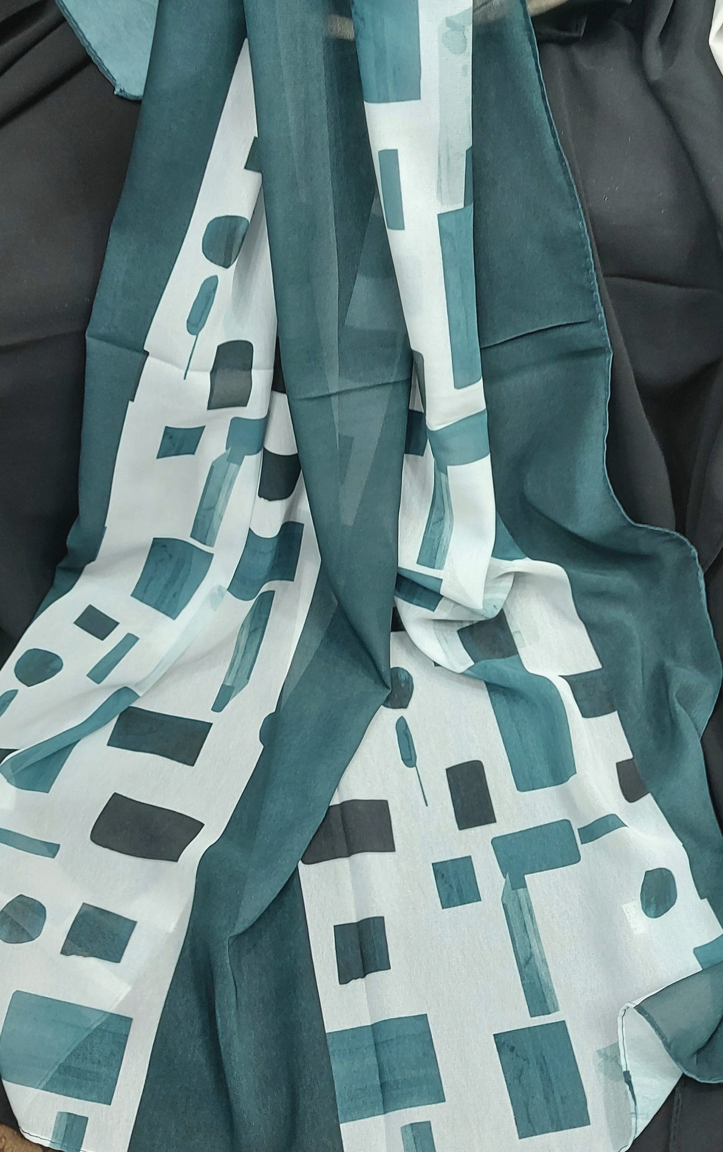 3D georgette-Boxed Emerald green